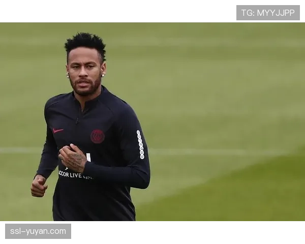 法国足球博物馆举办特展，展现法甲百年历史瞬间