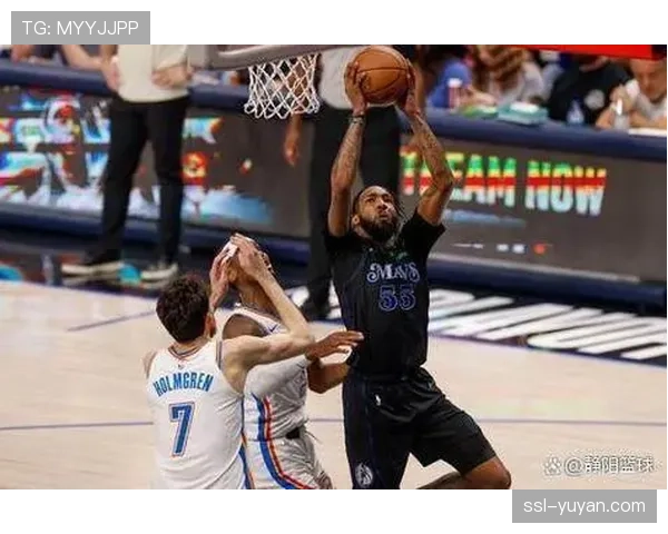 小琼斯右膝副韧带扭伤，快船锋线缺阵6周