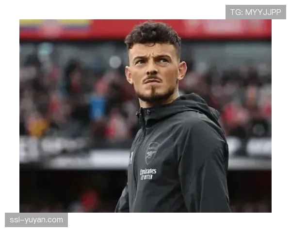 多家俱乐部关注阿森纳后卫本-怀特