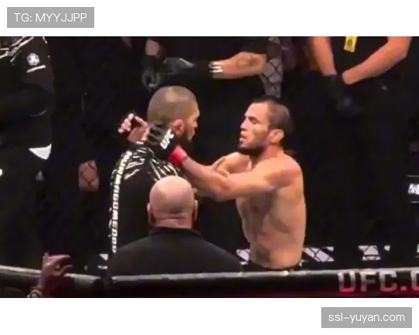 乌马尔·努马戈梅多夫一致判定战胜前UFC蝇量级冠军德维森·菲格雷多。